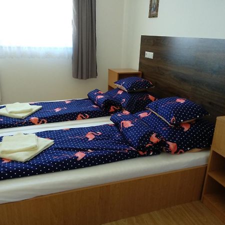 Acopark Vendeghaz Hotell Debrecen Eksteriør bilde